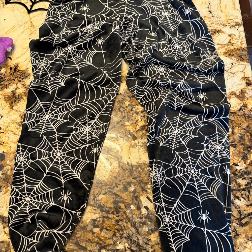 No Boundaries Black Spider Web Leggings - Picture 3 of 5